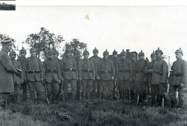 Gruppenbild IR 127 zu Beginn des Krieges (die Pickel auf den Pickelhauben wurden später abgeschraubt, noch später wurden die Pickelhauben durch Stahlhelme ersetzt.)