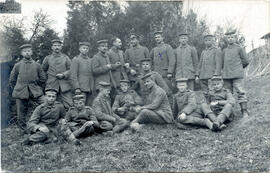 Gruppenbild 2./IR 127 - Anton in der hinten stehenden Reihe vierter von rechts